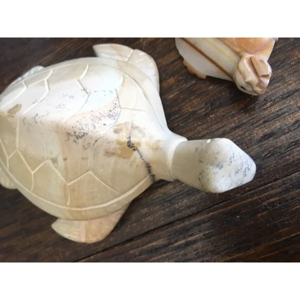Vintage carved Turtles / sea turtle tortoise / knick knack shelf decor / Mexico‎